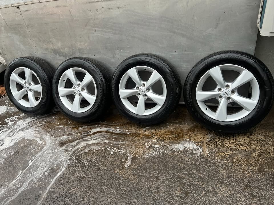 Lexus RX350 18” Alloy Wheels with Tyres