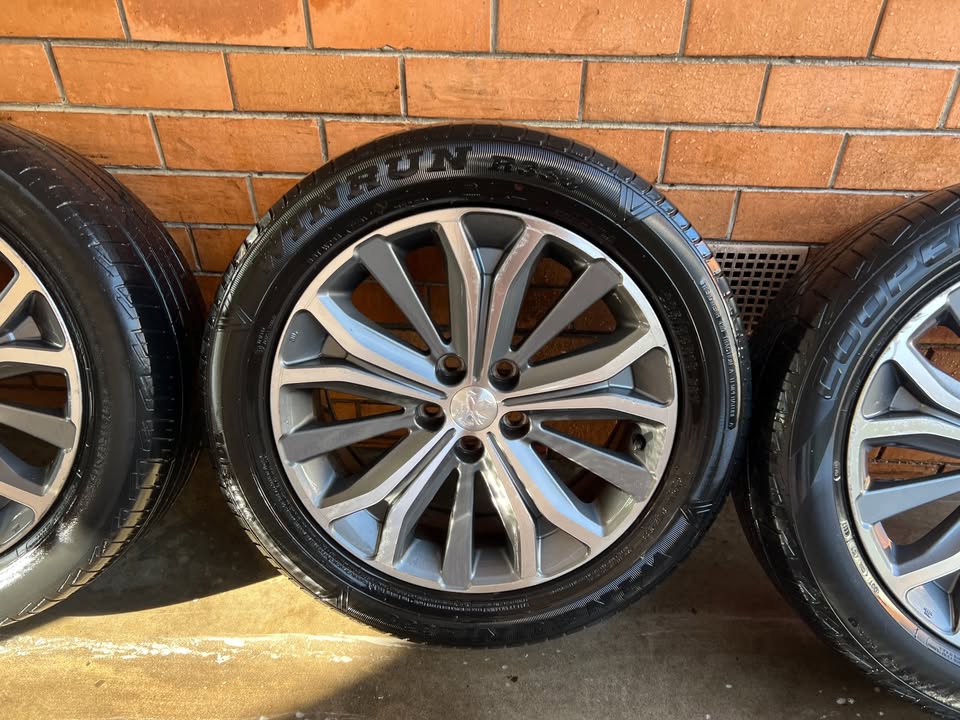 Peugeot 4008 18" Alloy Wheels with Tyres