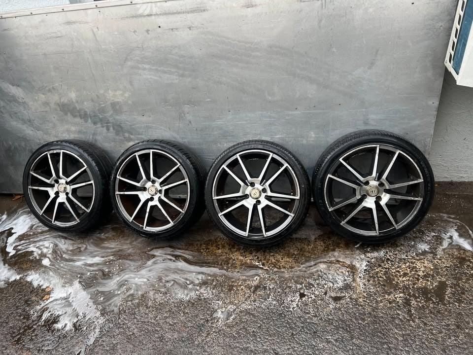 Rodney Jane 4 Stud 17” Alloy Wheels with Tyres