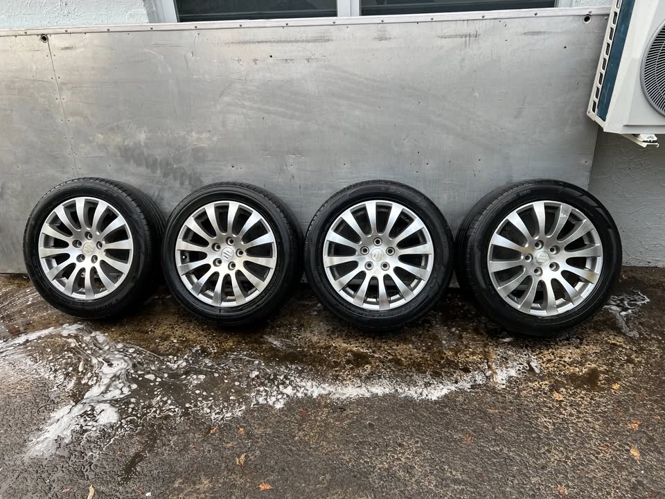 Suzuki Kizashi 17" Alloy Wheels with Tyres