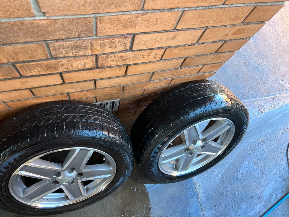 Jeep Patriot 17" Alloy Wheels with Goodyear Tyres