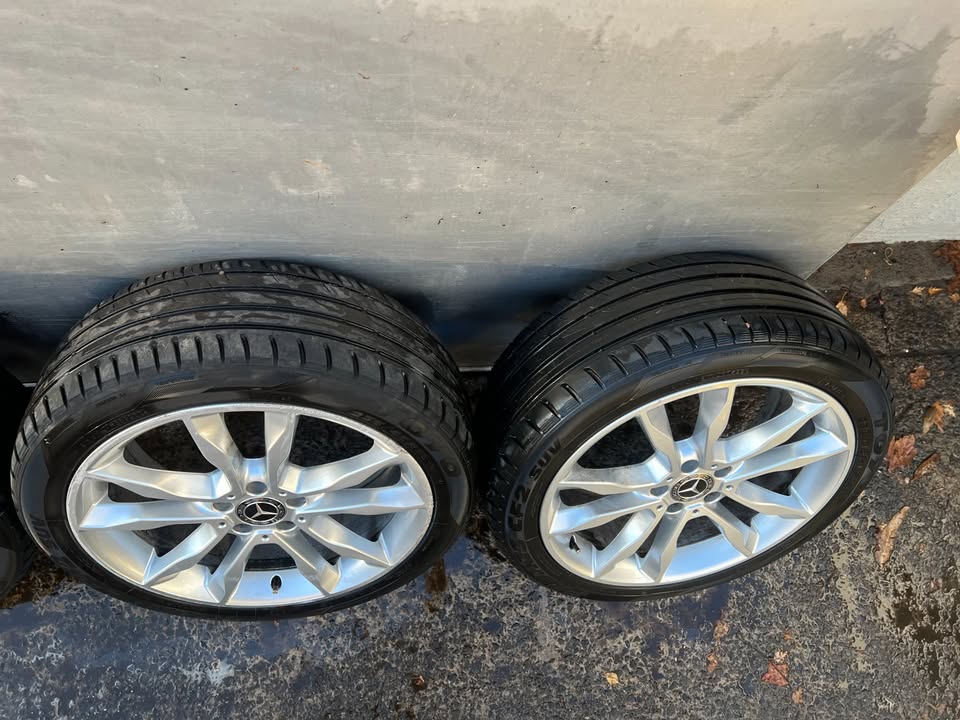Mercedes Benz GLA 19" Alloy Wheels with Toyo Tyres