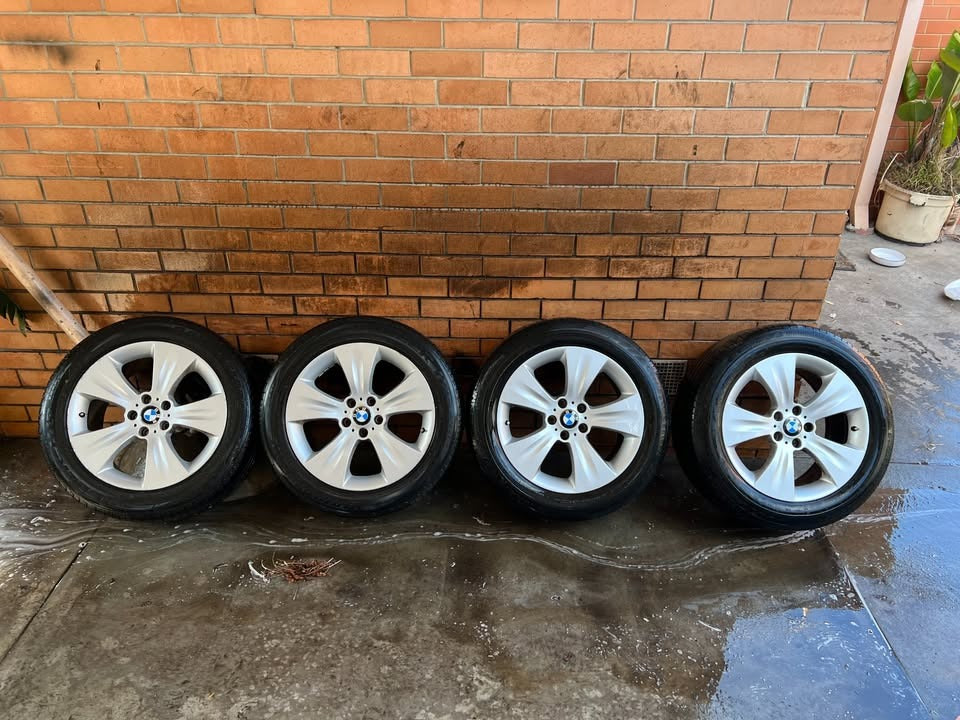 BMW X5 19" Staggered Alloy Wheels with Good Tyres