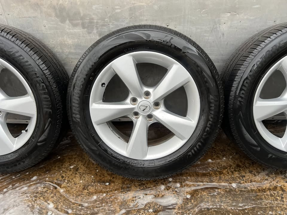 Lexus RX350 18” Alloy Wheels with Tyres