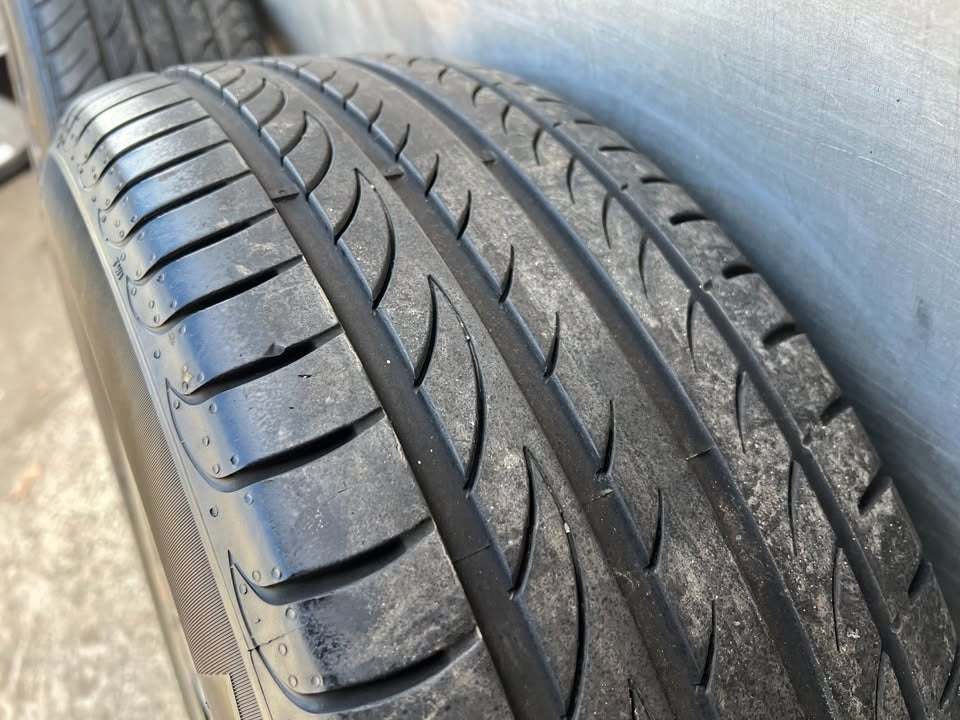 Honda Civic/Accord 17" Alloy Wheels with Good Tyres
