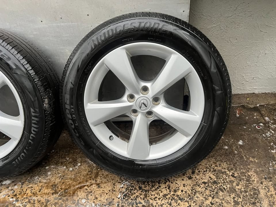 Lexus RX350 18” Alloy Wheels with Tyres