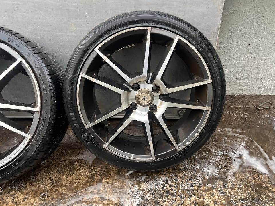 Rodney Jane 4 Stud 17” Alloy Wheels with Tyres