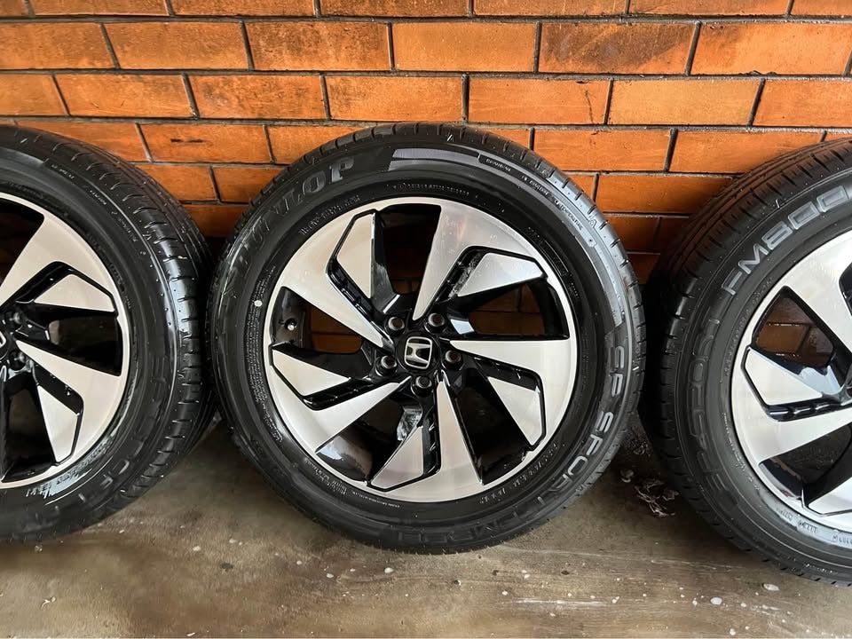 Honda CRV 18" Alloy Wheels with Dunlop Tyres Set of 5
