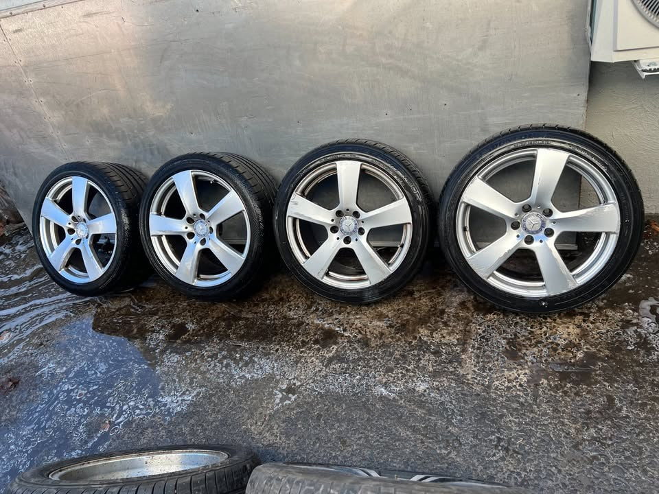 Mercedes Benz 18" Alloy Wheels with Excellent Tyres