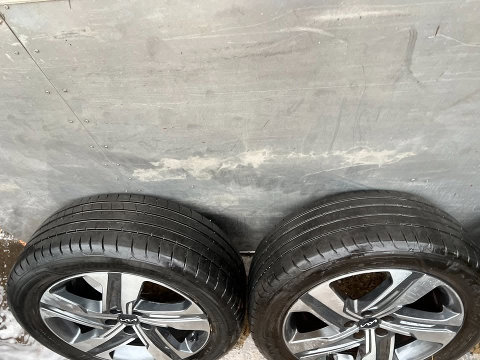 Kia Sorento 19” Alloy Wheels with Goodyear Tyres