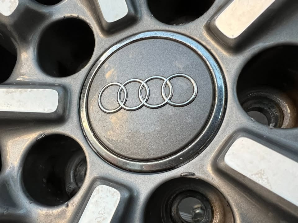 Audi Q5 19” Alloy Wheels with Tyres