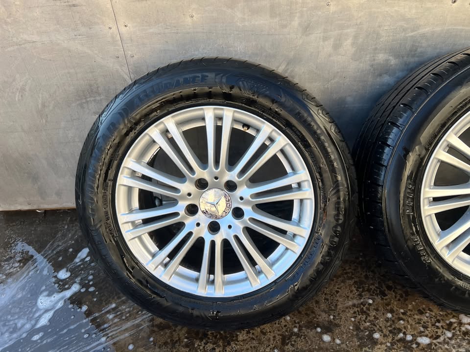 Mercedes Benz 16" Alloy Wheels with Good Tyres