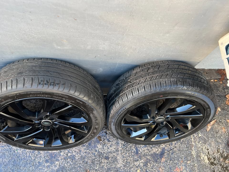 Land Rover Discovery Sport 20" Alloy Wheels with Tyres