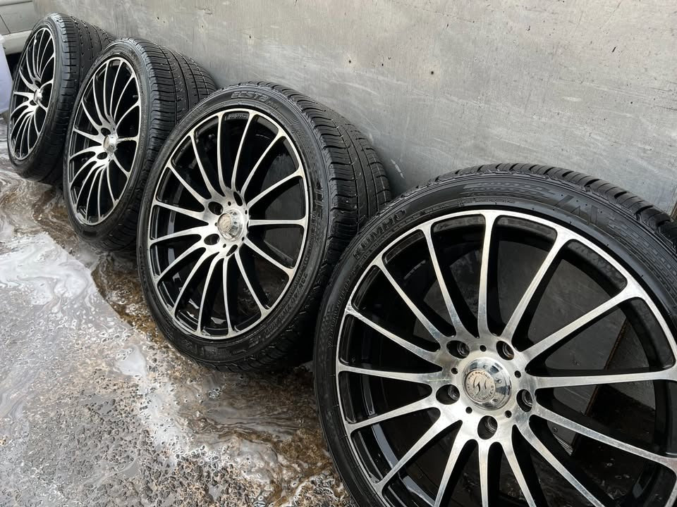 Rodney Jane Racing 18' Alloy Wheels with Excellent Tyres
