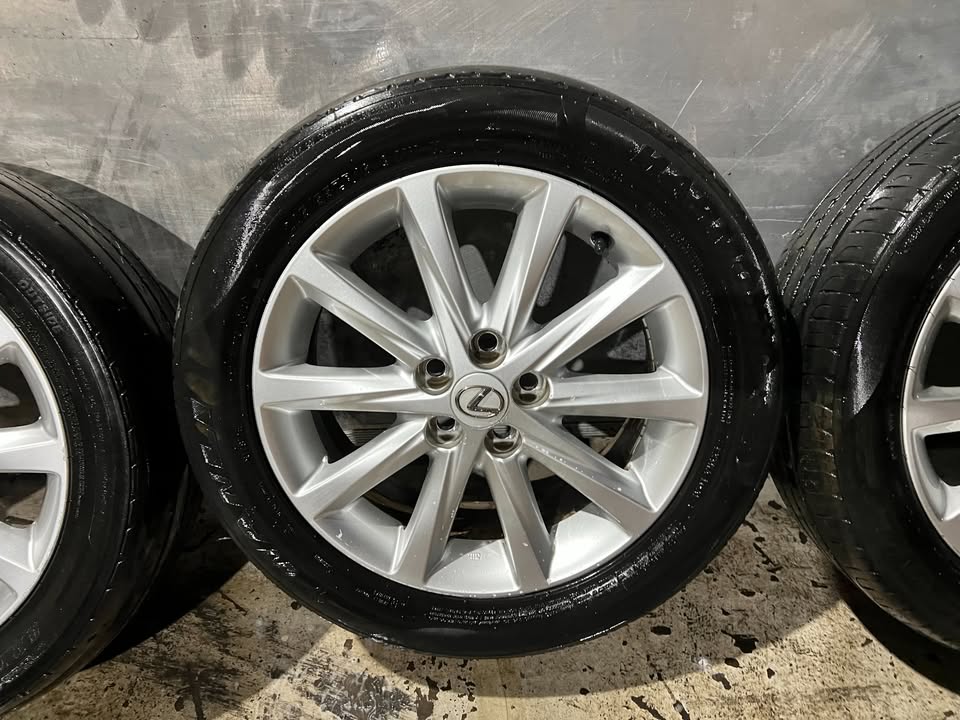 Lexus 16" Alloy Wheels with Tyres