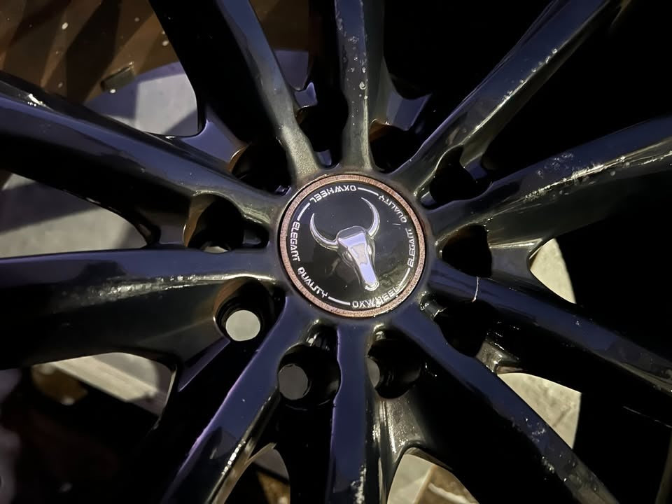 Ox Wheel Multi Fit 5 Stud 18” Alloy Wheels with Good Tyres