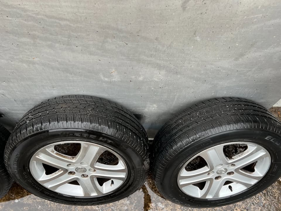 Suzuki Vitara 17" Alloy Wheels with Good Tyres