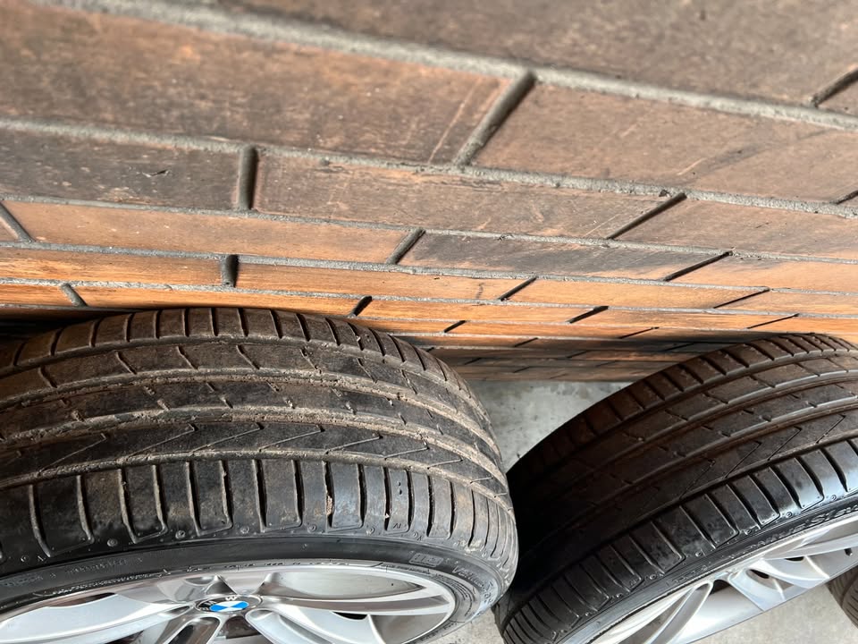 BMW 18 Inch Alloy Wheels with Excellent Tyres