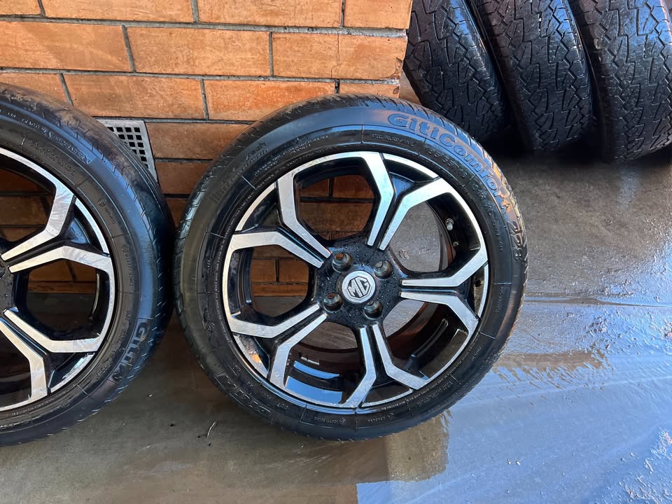 MG 4 Stud 16" Alloy Wheels with Good Tyres