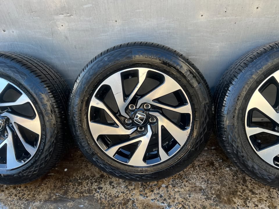 Honda Civic 16" Alloy Wheels with Tyres