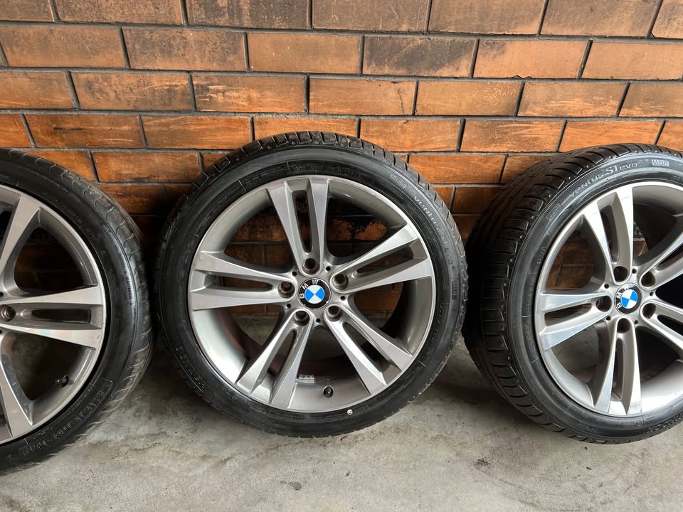 BMW 18 Inch Alloy Wheels with Excellent Tyres