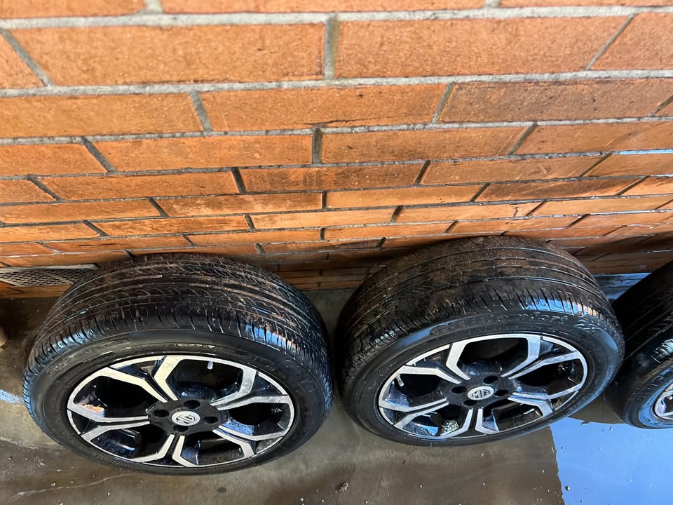 MG 4 Stud 16" Alloy Wheels with Good Tyres