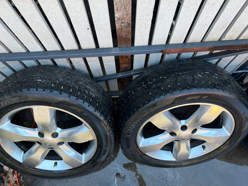Jeep Cherokee 20" Alloy Wheels with Kumho Tyres