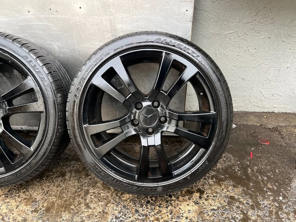Mercedes Benz 18" Alloy Wheels with Excellent Tyres