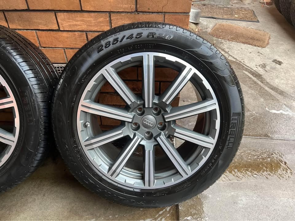 Audi Q7 20" Alloy Wheels with Tyres