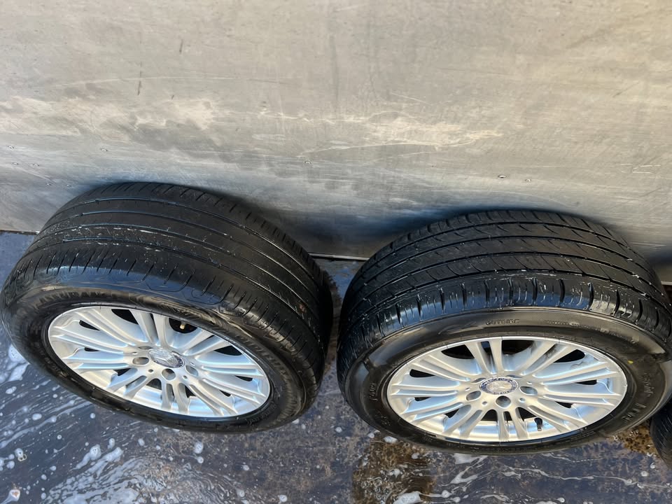 Mercedes Benz 16" Alloy Wheels with Good Tyres