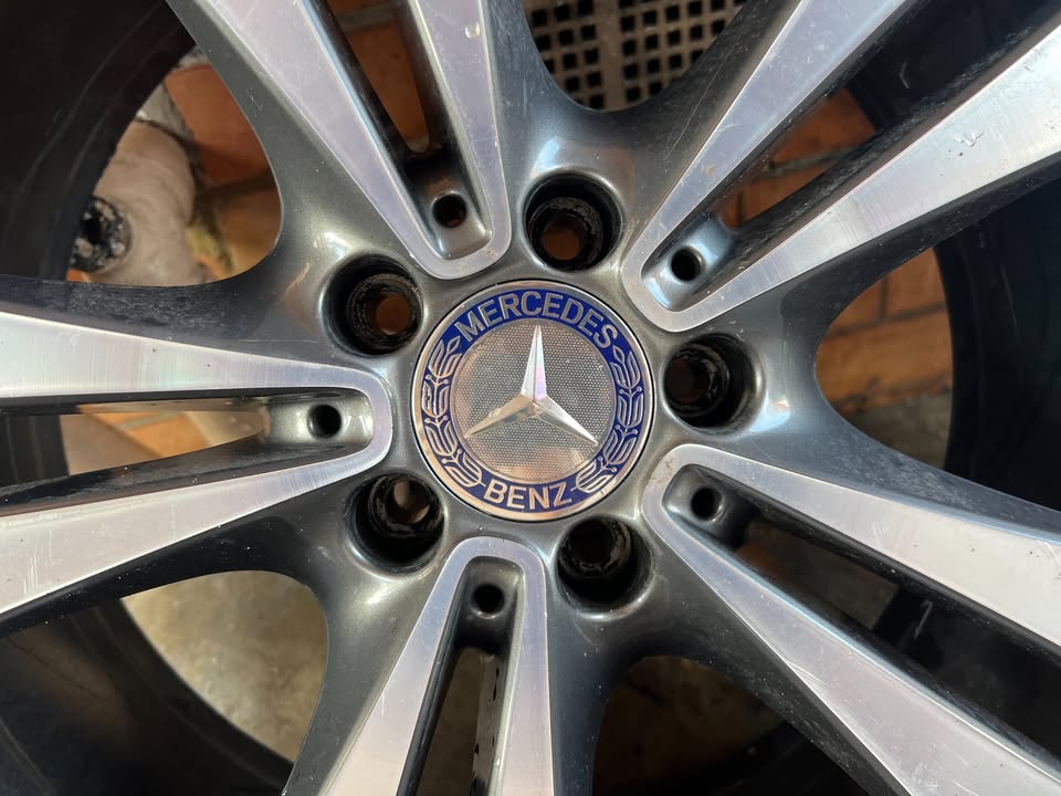 Mercedes Benz GLA 20" Alloy Wheels with Bridgestone Tyres