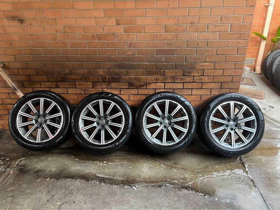 Audi Q7 20" Alloy Wheels with Tyres