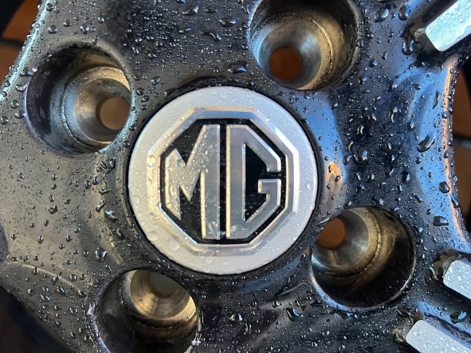 MG 4 Stud 16" Alloy Wheels with Good Tyres