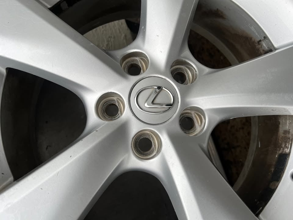 Lexus RX350 18” Alloy Wheels with Tyres
