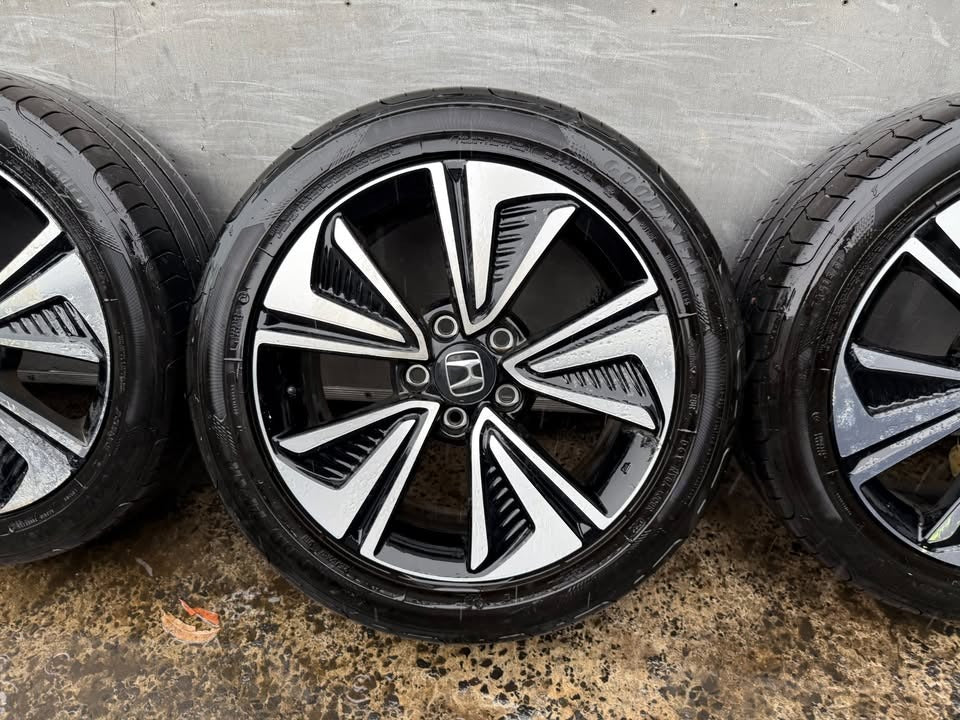 Honda Civic/Accord/HRV 17" Alloy Wheels with Tyres
