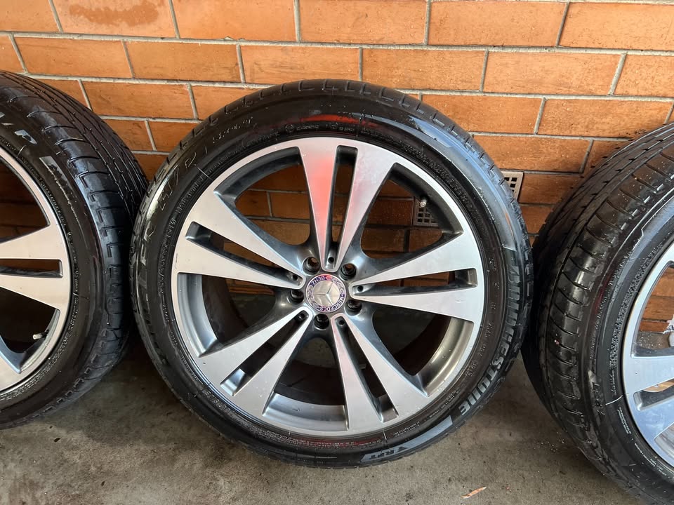 Mercedes Benz GLA 20" Alloy Wheels with Bridgestone Tyres