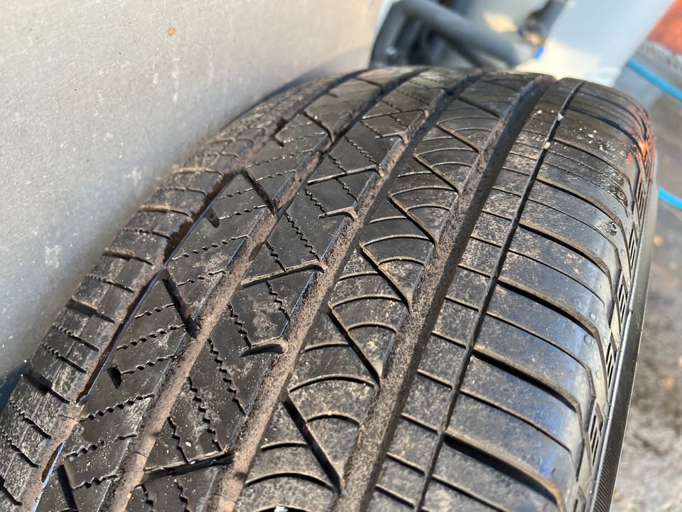 Land Rover Discovery Sport 20" Alloy Wheels with Tyres