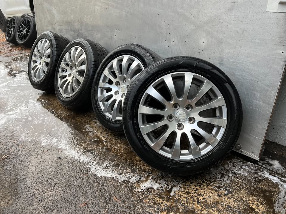 Suzuki Kizashi 17" Alloy Wheels with Tyres