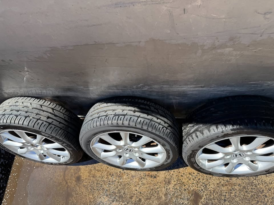 Honda Accord 17” Alloy Wheels with Like New Tyres Set of 5