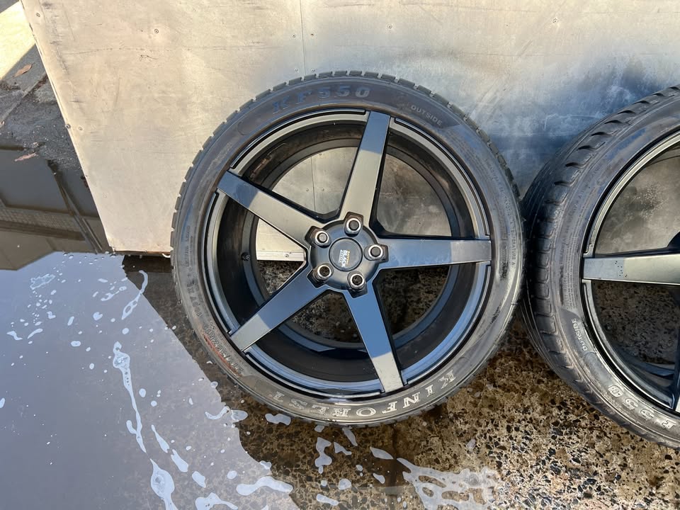 Savini Black Staggered 19" Alloy Wheels with Tyres