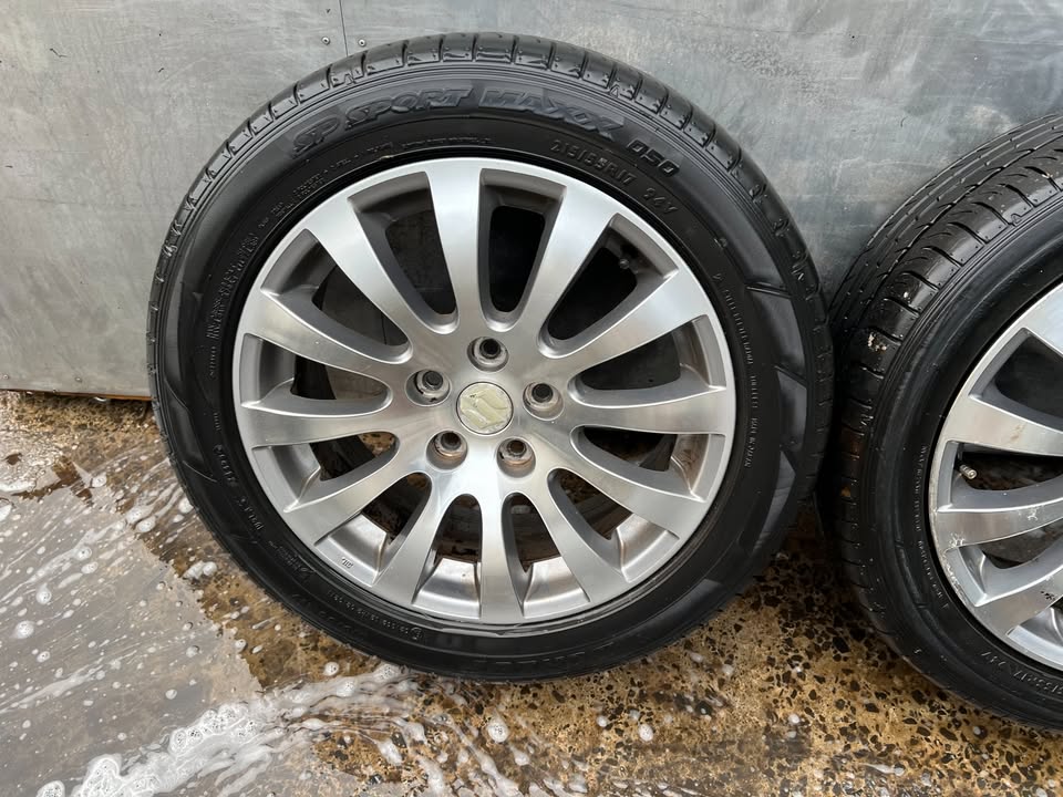 Suzuki Kizashi 17" Alloy Wheels with Tyres