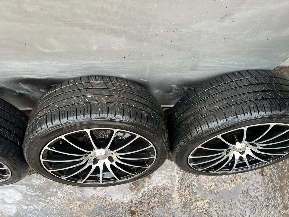 Rodney Jane Racing 18' Alloy Wheels with Excellent Tyres