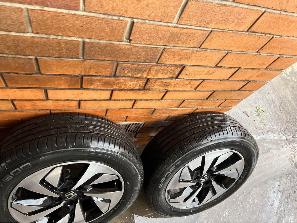 Honda CRV 18" Alloy Wheels with Dunlop Tyres Set of 5