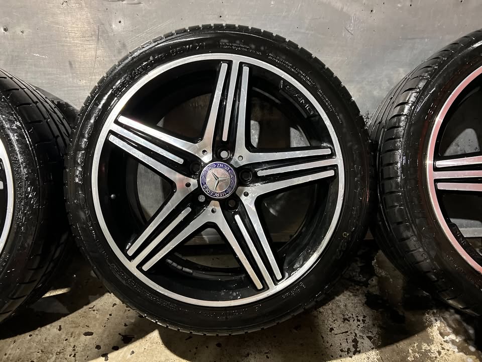 Mercedes AMG 18" Alloy Wheels with Excellent Tyres