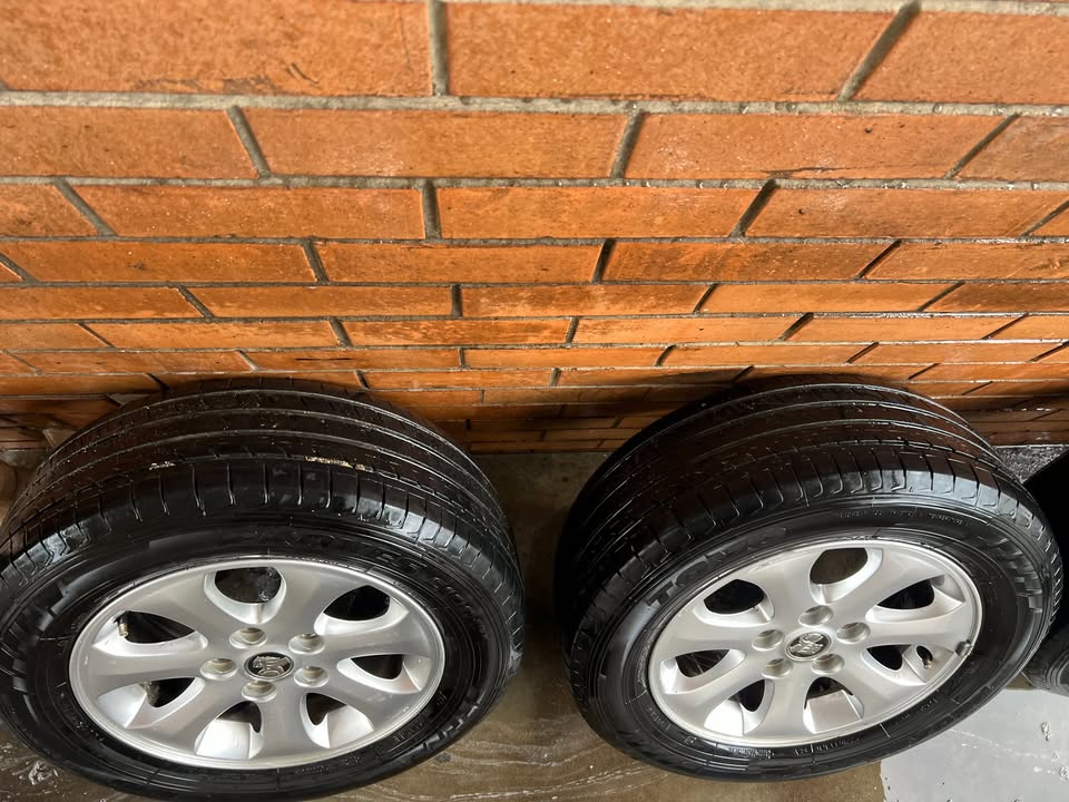 Holden Commodore VE 16" Alloy Wheels with Toyo Tyres