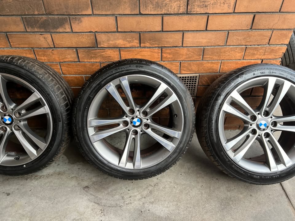BMW 18 Inch Alloy Wheels with Excellent Tyres