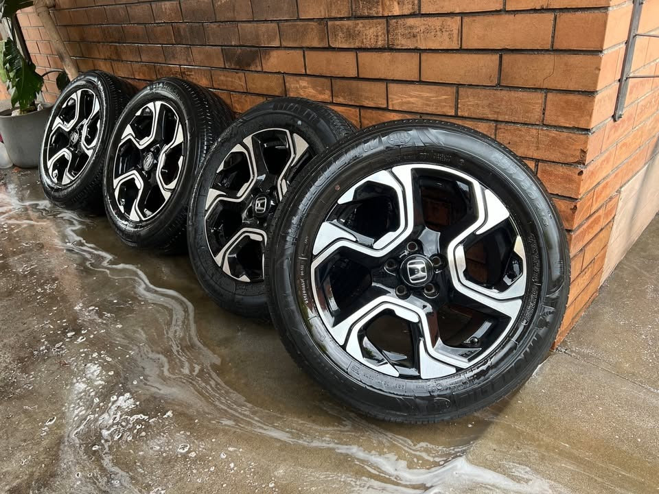 Honda CRV 18" Alloy Wheels with Michelin Tyres