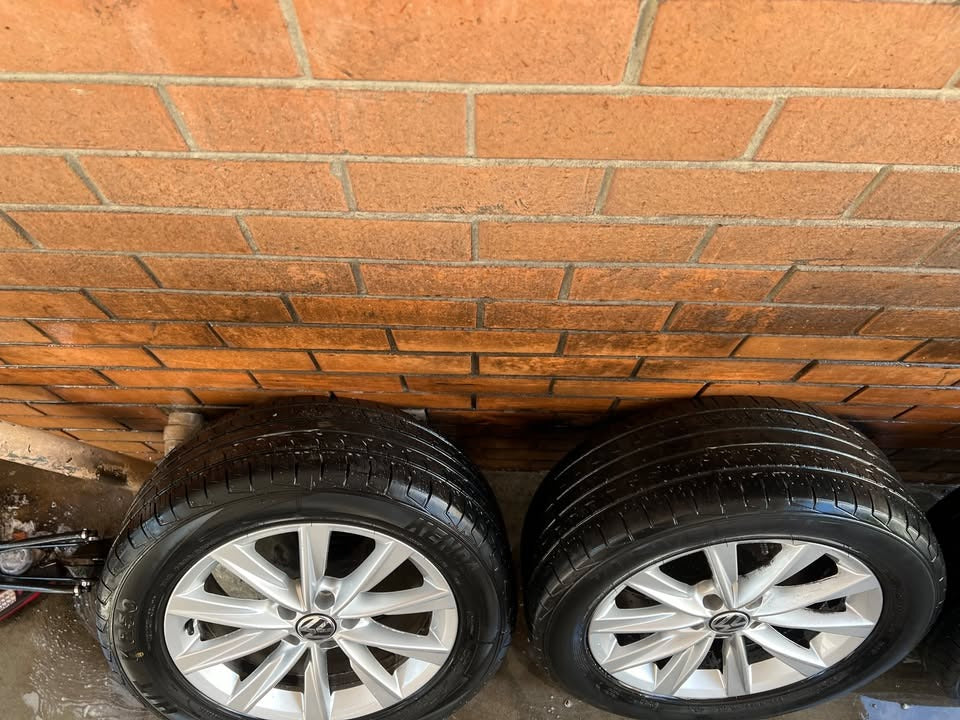 Volkswagen 17" Alloy Wheels with Tyres