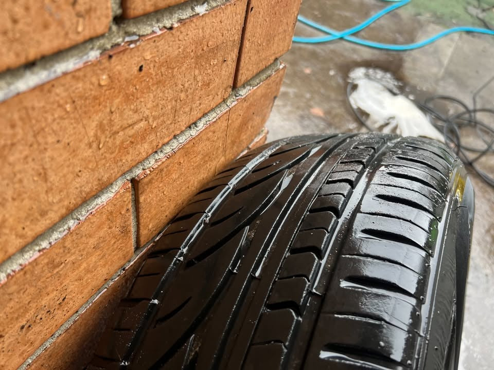 Avanti 15" Multi Fit Alloy Wheels with Excellent Tyres