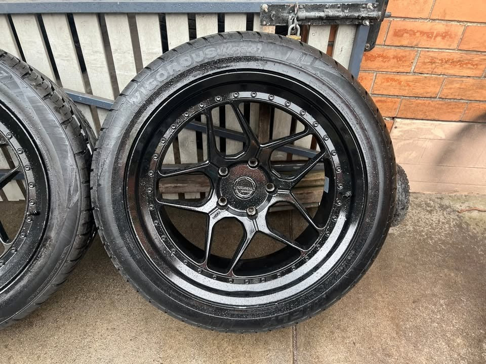 Peregrine Forged 22" Alloy Wheels with New Tyres